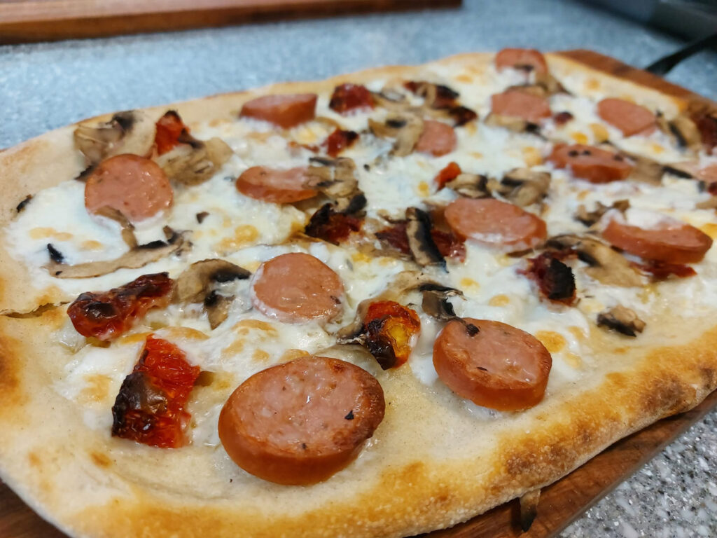 EDO-Cucina-Rustic-Italian_0003_italian-chef-meat-pizza-tomato-original-dining-barossa-restaurant