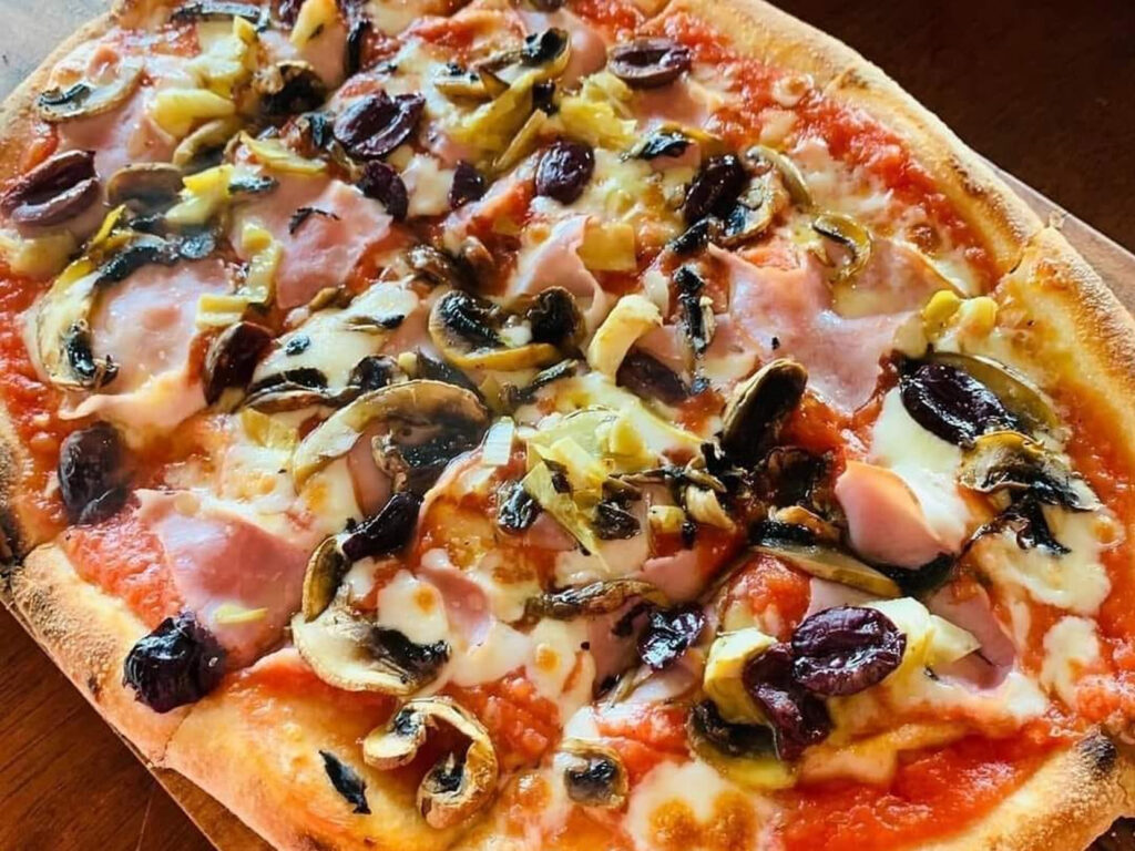 EDO-Cucina-Rustic-Italian_0006_italian-chef-made-pizza-original-dining-barossa-restaurant